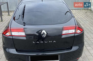 Лифтбек Renault Laguna 2011 в 