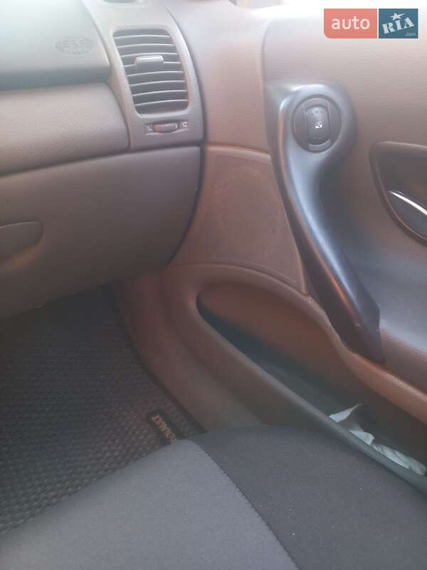Ліфтбек Renault Laguna 2003 в Дрогобичі