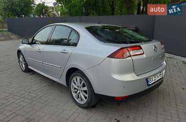 Лифтбек Renault Laguna 2011 в 