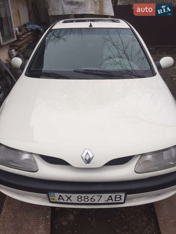 Ліфтбек Renault Laguna 1994 в 