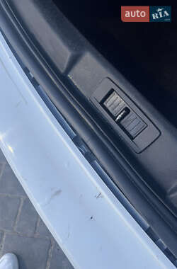 Купе Renault Laguna 2012 в 
