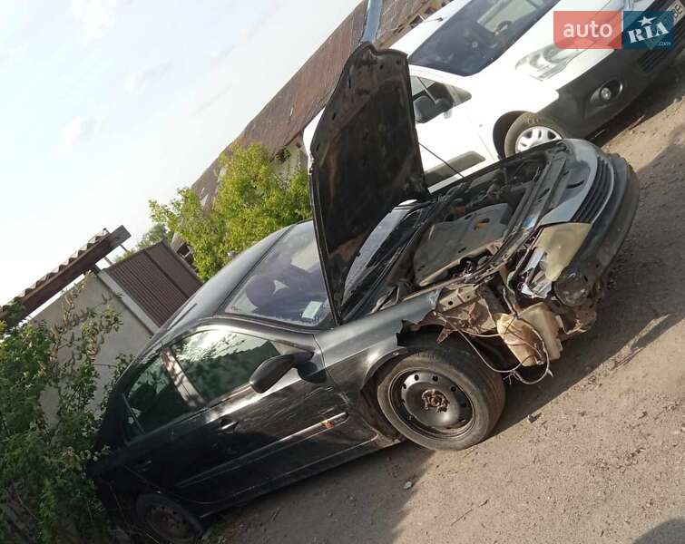 Ліфтбек Renault Laguna 2002 в 
