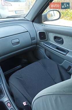 Лифтбек Renault Laguna 2000 в 
