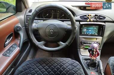 Лифтбек Renault Laguna 2002 в 