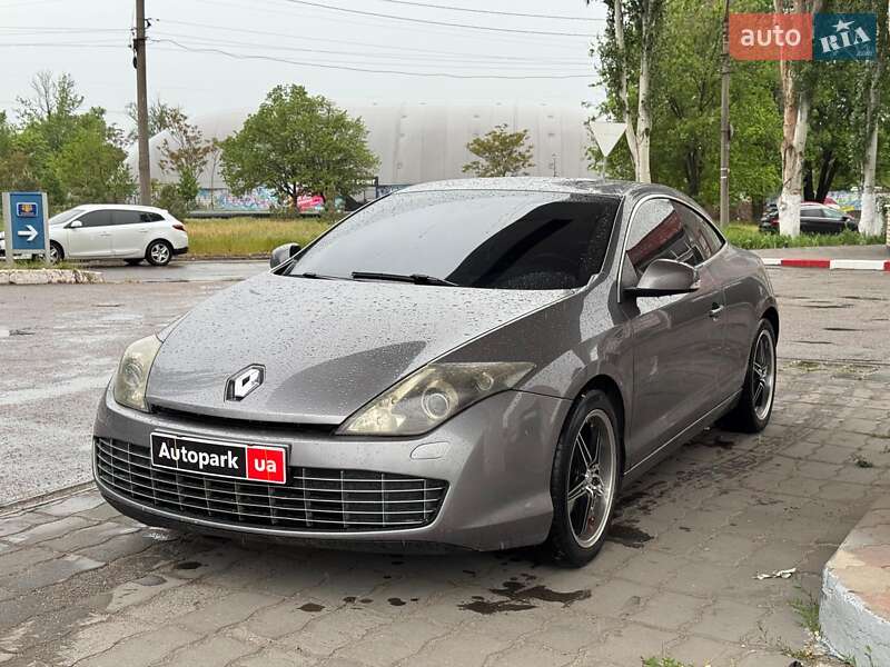 Купе Renault Laguna 2010 в 