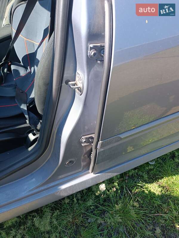 Універсал Renault Laguna 2010 в Ромнах фото 21 Універсал Renault Laguna 2010 в Ромнах