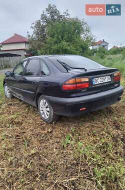 Лифтбек Renault Laguna 1999 в 