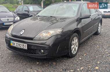 Лифтбек Renault Laguna 2010 в 