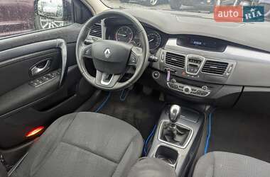 Лифтбек Renault Laguna 2010 в 