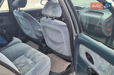 Ліфтбек Renault Laguna 1997 в 