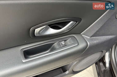 Ліфтбек Renault Laguna 2011 в 