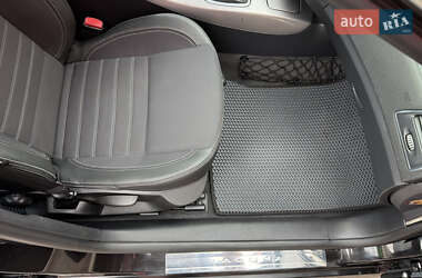 Ліфтбек Renault Laguna 2011 в 