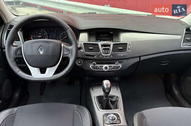 Ліфтбек Renault Laguna 2011 в 