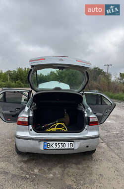 Ліфтбек Renault Laguna 2001 в 