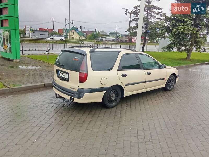 Універсал Renault Laguna 1995 в Золочеві