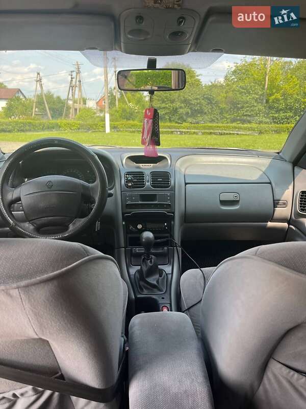 Универсал Renault Laguna 1999 в Иваничах