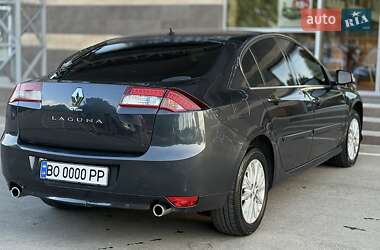 Лифтбек Renault Laguna 2015 в 