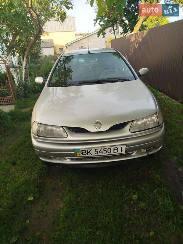 Лифтбек Renault Laguna 1995 в Костополе