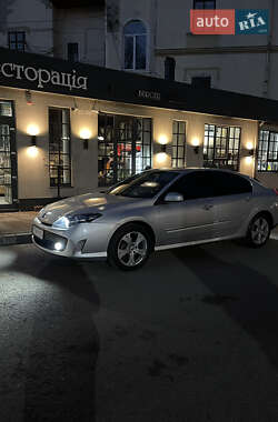 Лифтбек Renault Laguna 2010 в 
