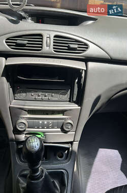Лифтбек Renault Laguna 2001 в 