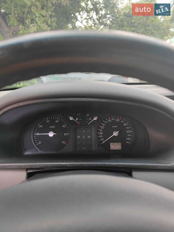Ліфтбек Renault Laguna 2003 в Красилові