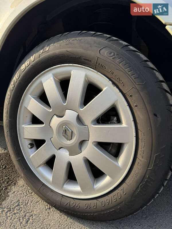 Лифтбек Renault Laguna 2001 в Снятине