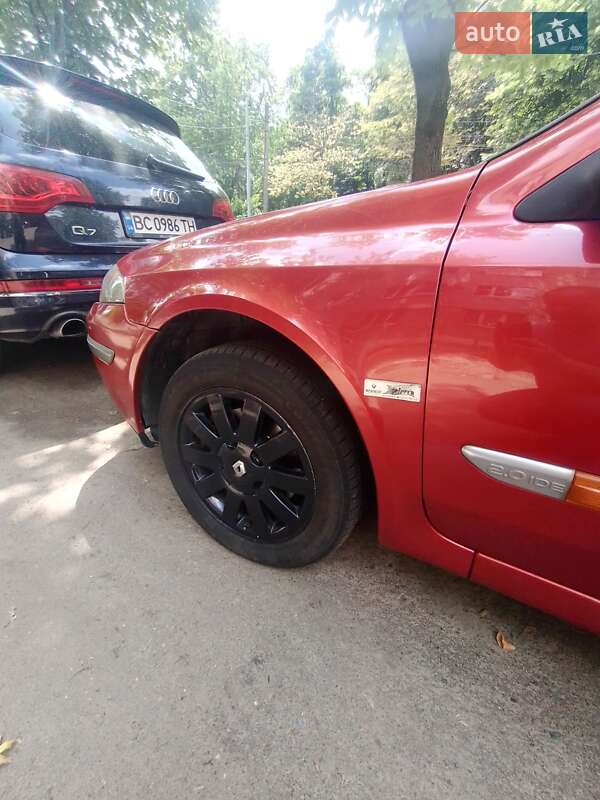 Ліфтбек Renault Laguna 2001 в Львові