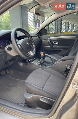 Лифтбек Renault Laguna 2008 в 