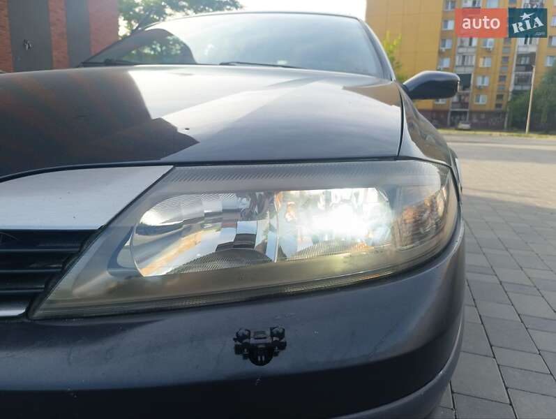 Ліфтбек Renault Laguna 2002 в Ужгороді