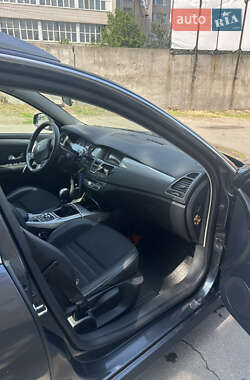 Універсал Renault Laguna 2012 в 