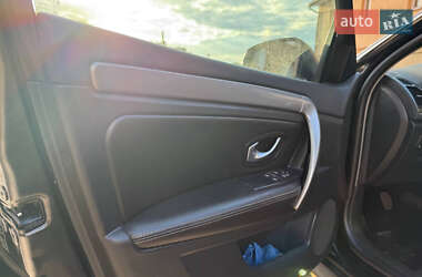 Лифтбек Renault Laguna 2011 в 