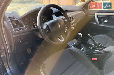 Лифтбек Renault Laguna 2011 в 
