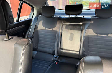 Лифтбек Renault Laguna 2011 в 