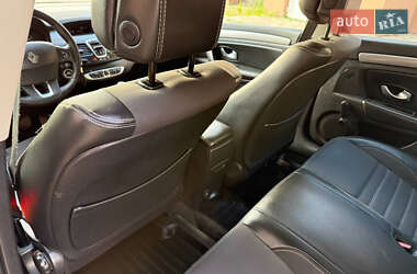 Лифтбек Renault Laguna 2011 в 