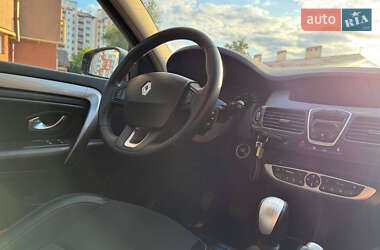 Лифтбек Renault Laguna 2011 в 