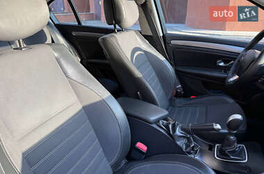 Лифтбек Renault Laguna 2011 в 
