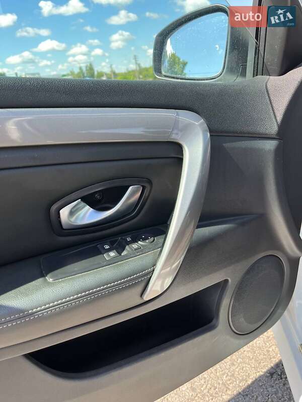 Купе Renault Laguna 2013 в Ромнах фото 11 Купе Renault Laguna 2013 в Ромнах