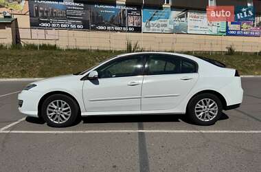 Лифтбек Renault Laguna 2013 в 