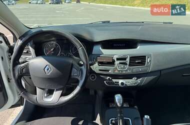Лифтбек Renault Laguna 2013 в 