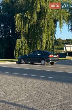 Ліфтбек Renault Laguna 1998 в 