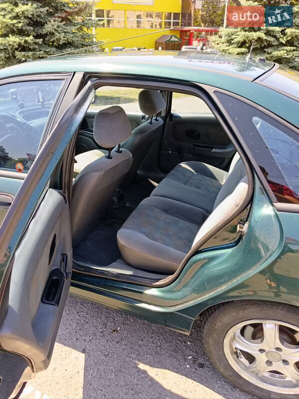 Лифтбек Renault Laguna 1994 в Виннице