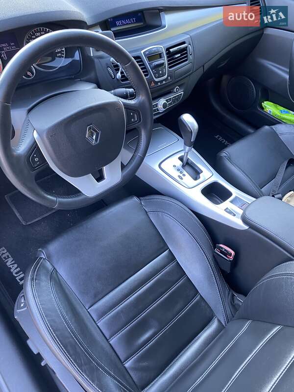 Купе Renault Laguna 2009 в Зіньківі