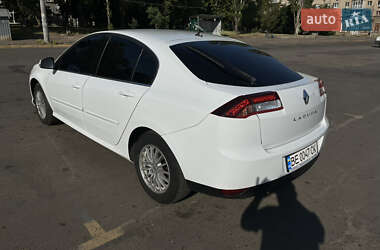Лифтбек Renault Laguna 2011 в 