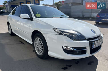 Лифтбек Renault Laguna 2011 в 
