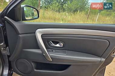 Лифтбек Renault Laguna 2013 в 