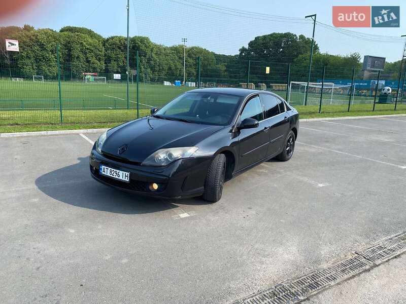 Лифтбек Renault Laguna 2010 в 
