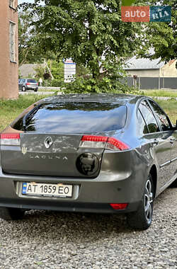 Лифтбек Renault Laguna 2010 в 