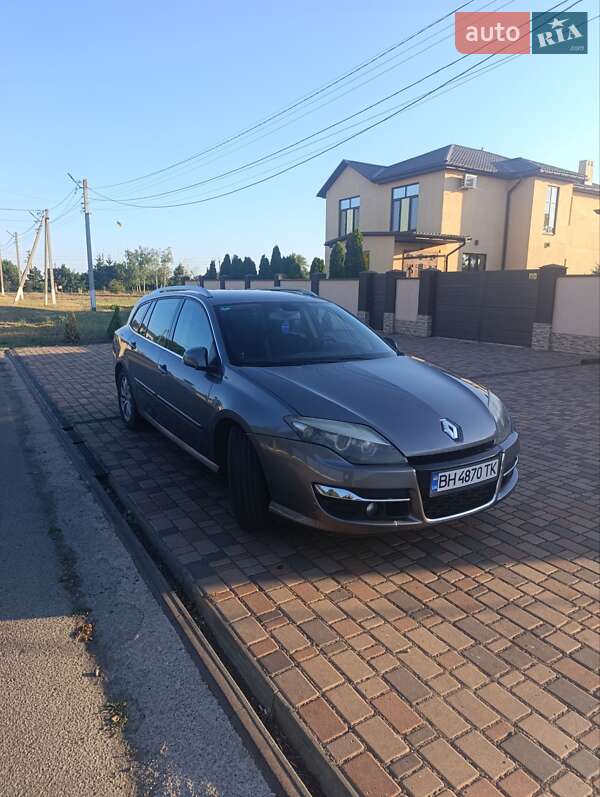 Универсал Renault Laguna 2011 в Малодолинском