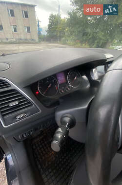 Лифтбек Renault Laguna 2011 в 