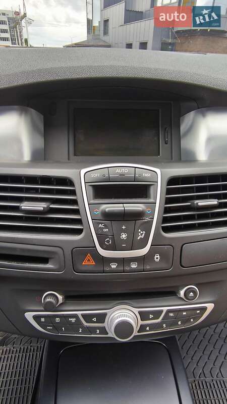 Лифтбек Renault Laguna 2010 в Киеве